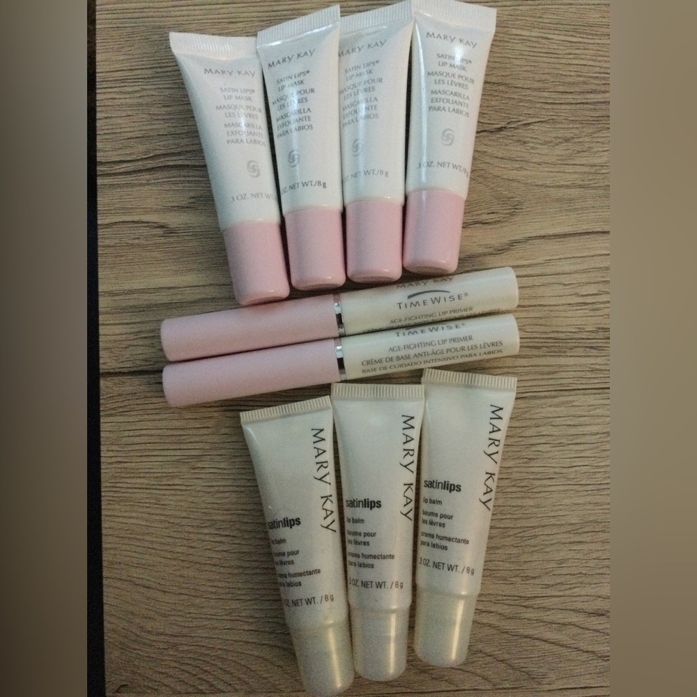 Mary Kay -9 pc Satin lips and Lip Primer